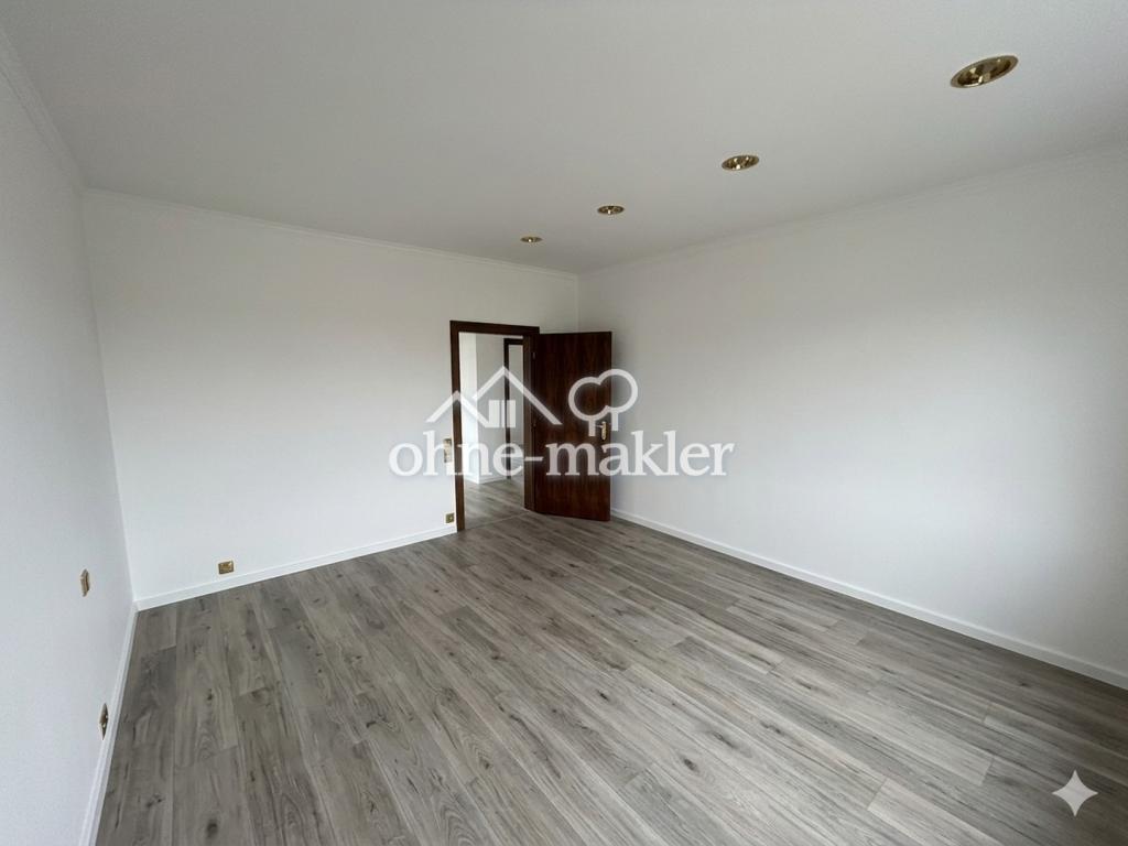 Penthouse | sehr gute Infrastruktur und Lage | riesen Balkon | inkl. Küche | S-Bahn 2 Gehmin - Photo 1