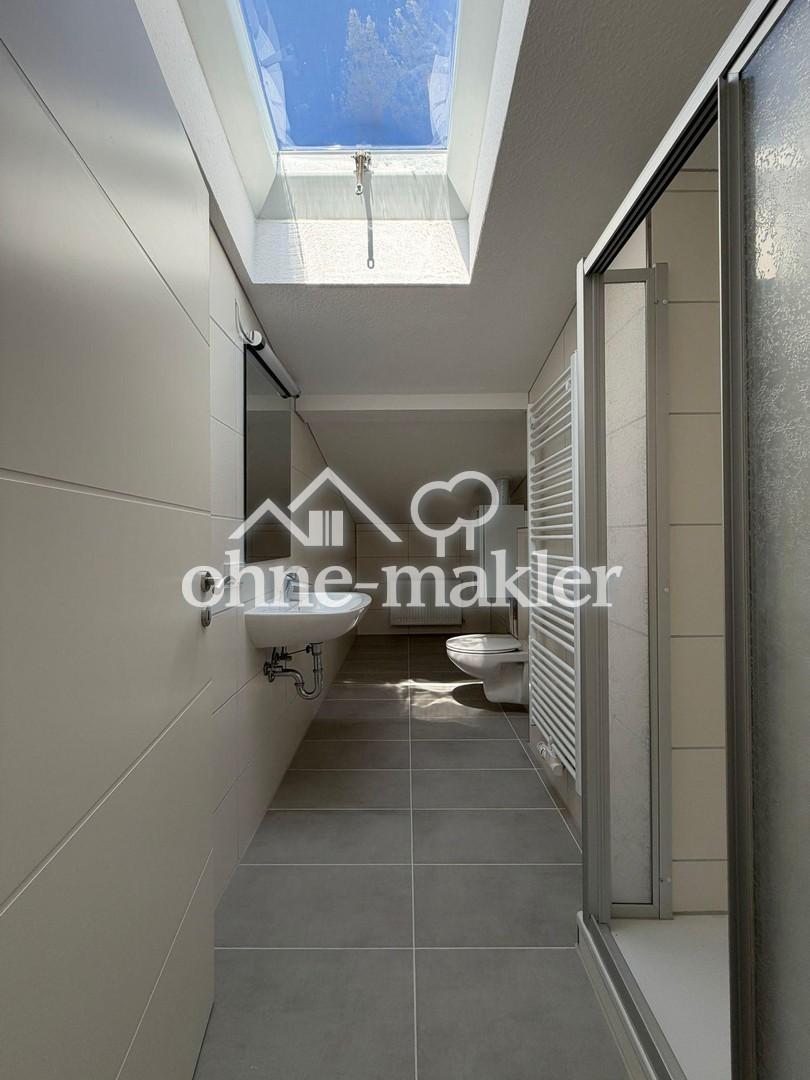 Schöne 3-Raum Dachgeschosswohnung mit zwei Keller und einem Stellplätzen im Herzen von Eberswalde - Photo 1