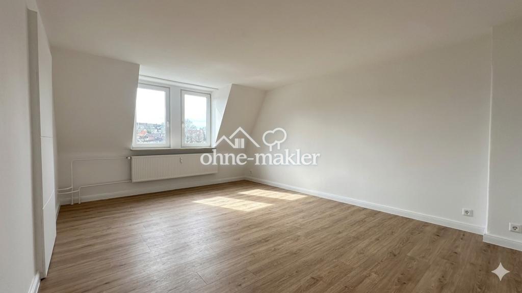 Sanierte Dachgeschosswohnung mit Fördeblick - Photo 1