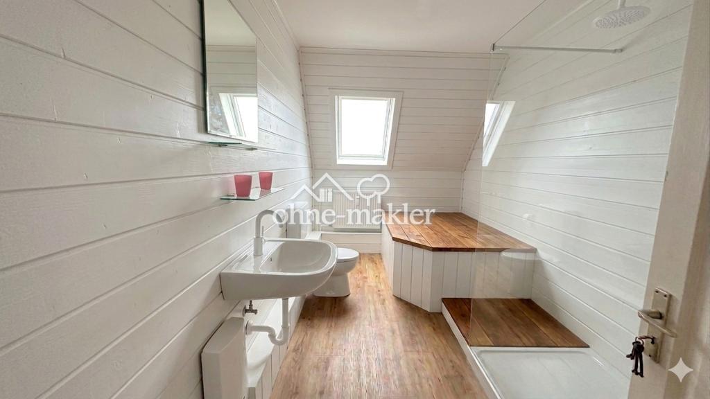 Sanierte Dachgeschosswohnung mit Fördeblick - Photo 3