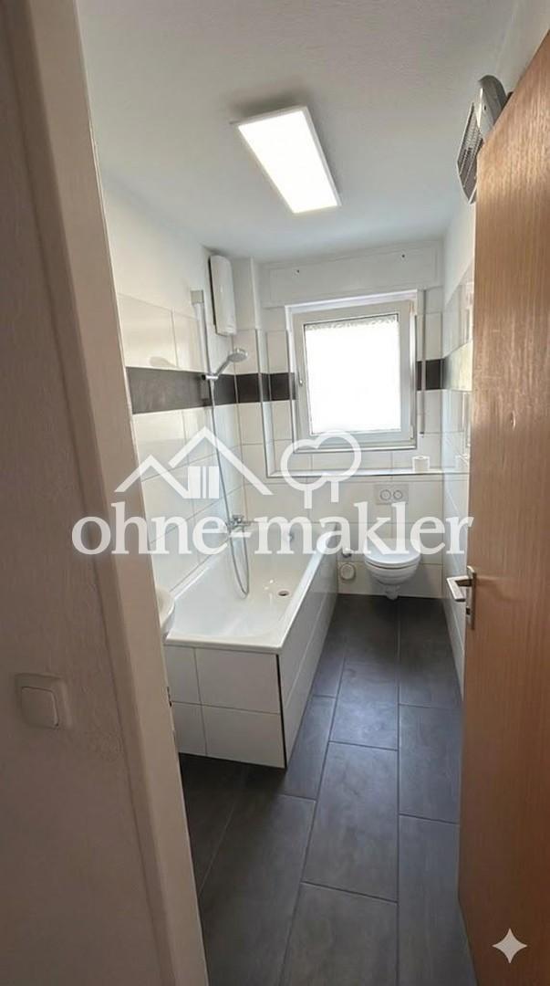 Geräumige 2 Zimmer DG-Wohnung mit EBK und Waschmaschine in Frankfurt Bonames *renoviert* - Photo 5
