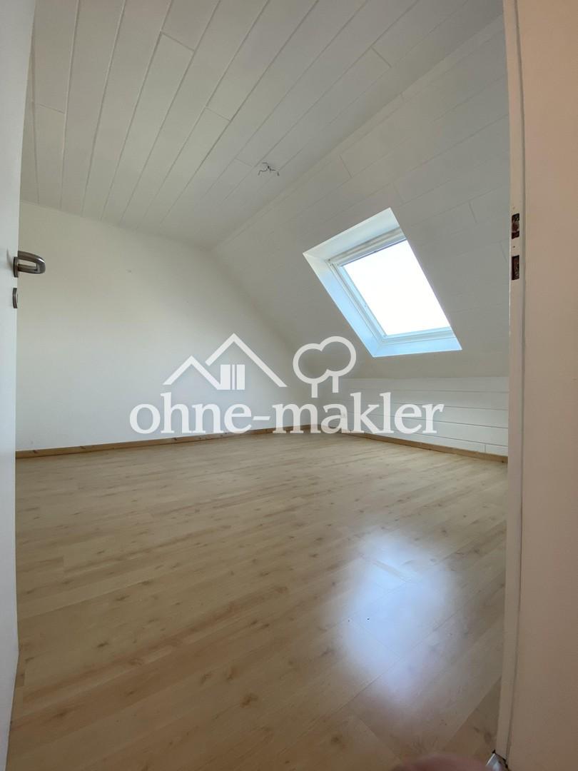 Helle Dachgeschosswohnung in Mönchengladbach Stadtmitte - Foto 3