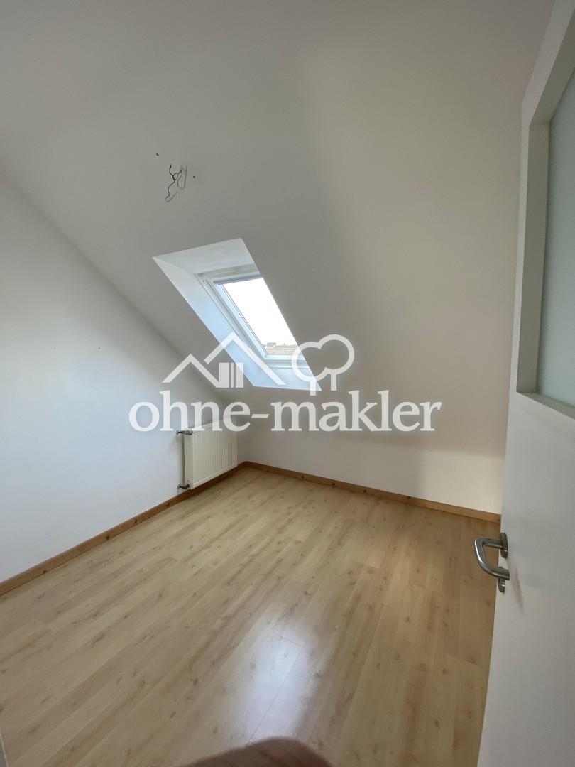 Helle Dachgeschosswohnung in Mönchengladbach Stadtmitte - Foto 4