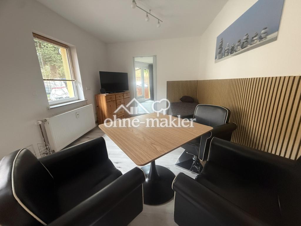 schicke 1-R-Wohnung mit EBK, Waschtrockner, WLAN, Stellplatz mgl. - Photo 1