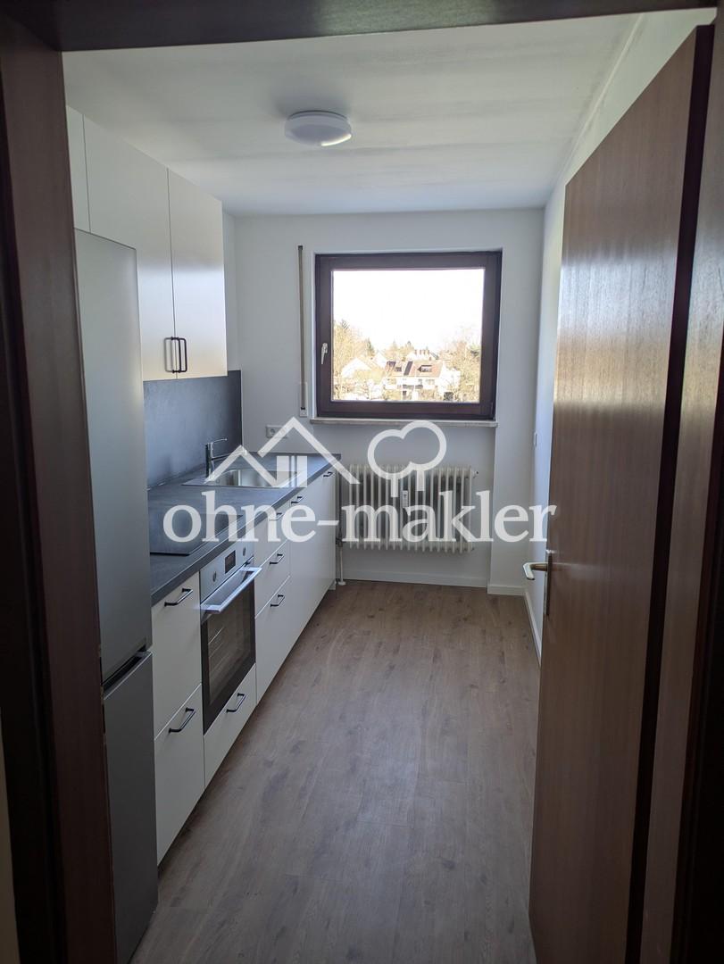 Moderne, renovierte 2‑Zi‑Wohnung mit Balkon, neuer EBK, Aufzug, Stellplatz - Photo 2