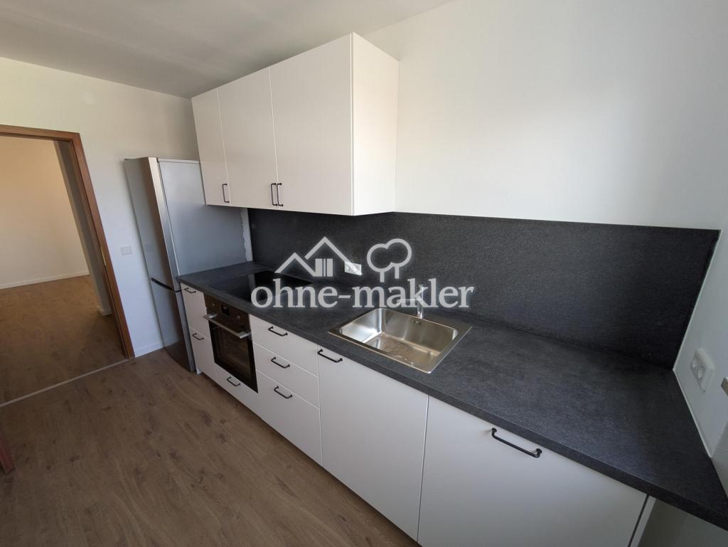 Moderne, renovierte 2‑Zi‑Wohnung mit Balkon, neuer EBK, Aufzug, Stellplatz - Photo 1