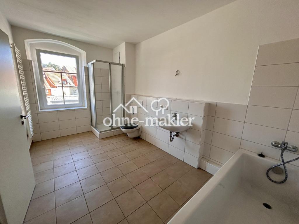 frisch renovierte Wohnung mit Wanne & Dusche & Stellplatz bei Bedarf - Photo 1