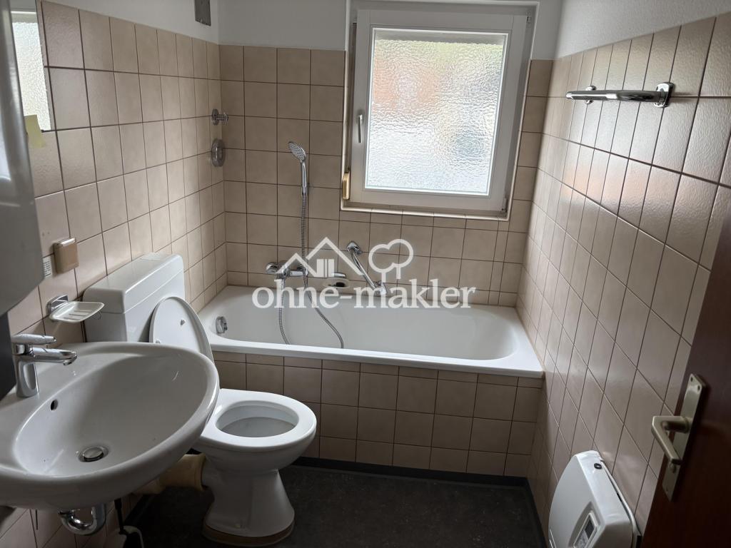 Schöne Lage! Helle 2,5-Zimmer-Wohnung mit Balkon + Garage - Foto 1