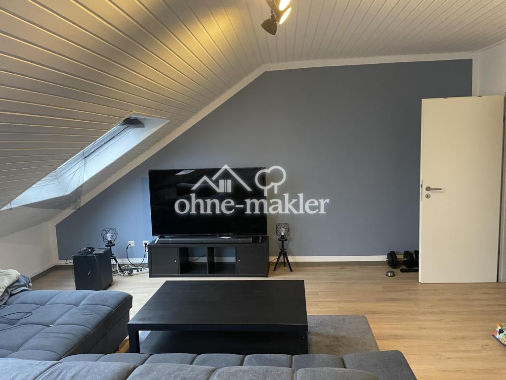 Schöne vollmöblierte 3,5-Zimmer Dachgeschosswohnung in Mannheim-Neckarau - Photo 1