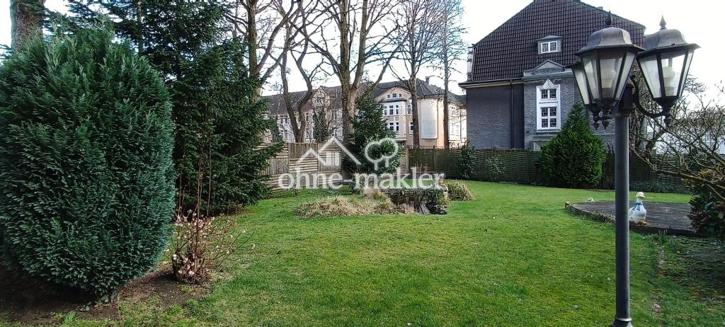 Schöne 3,5 Dachgeschosswohnung & Garten - zentrale Lage - Photo 2