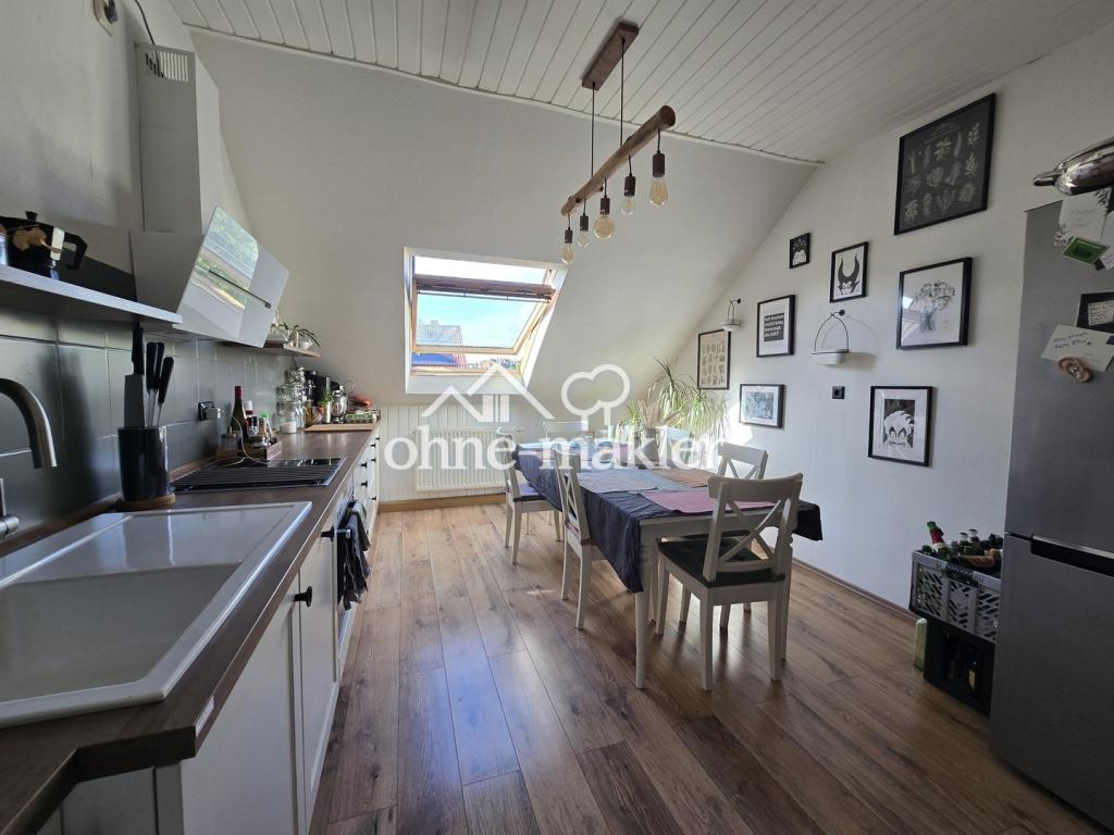 Schöne 3,5 Dachgeschosswohnung & Garten - zentrale Lage - Photo 3
