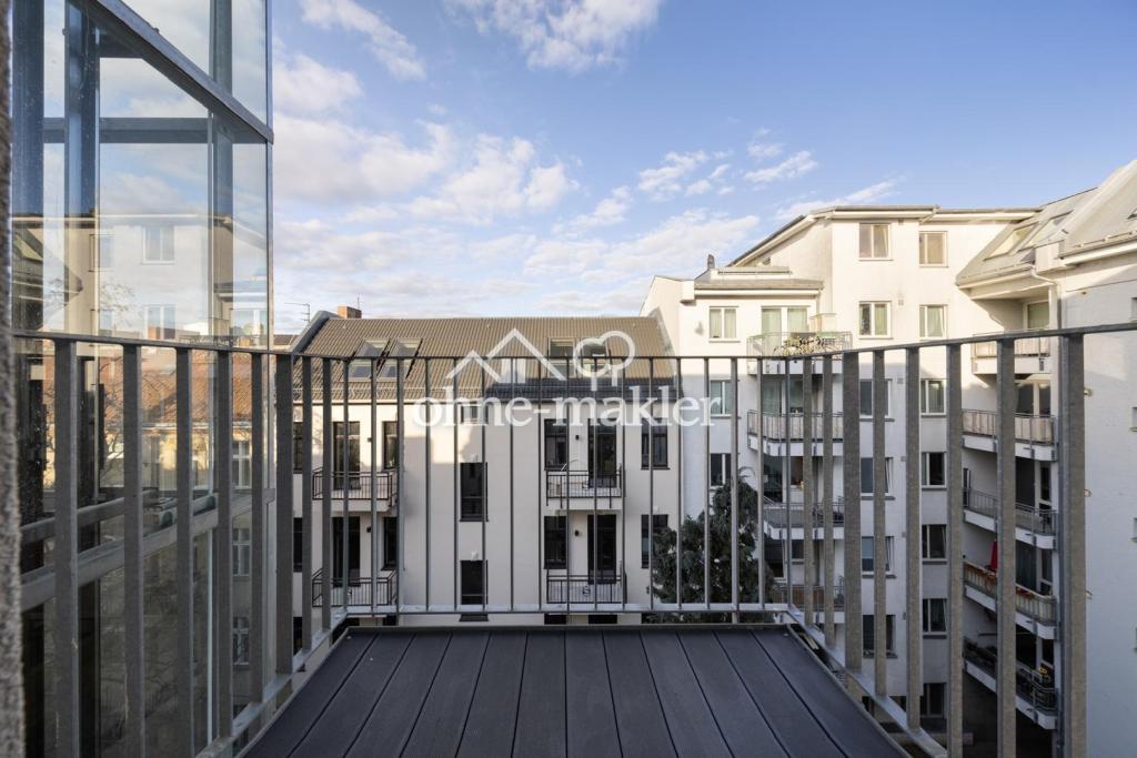 3 Zimmer | 2 Balkone | Weitblick | lichtdurchflutet | Aufzug | kernsanierter Altbau - Photo 4