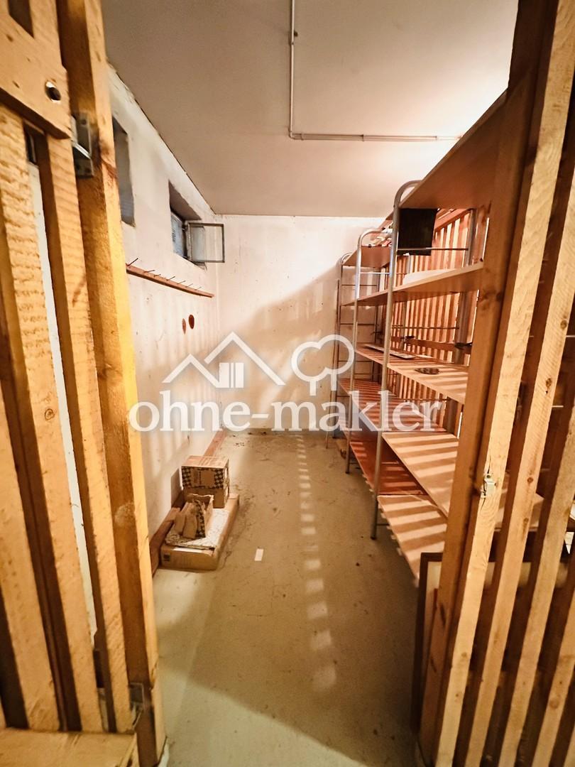 Schöne und helle 2,5 teilmöblierte Zimmer-Wohnung mit Küche, Balkon und Tiefgarage in Leonberg - Foto 5