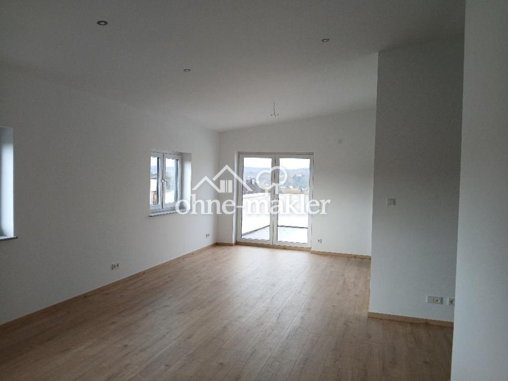 Dachgeschoßwohnung mit weitem Blick über Hadamar - Photo 1