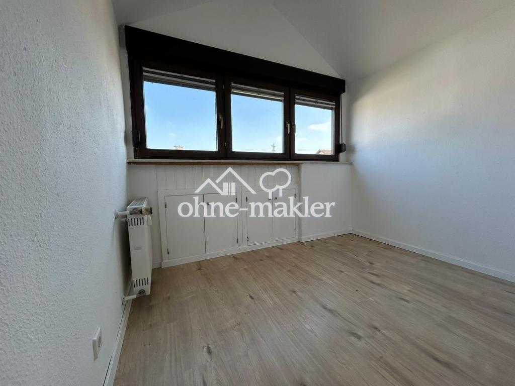 Lichtdurchflutete 3-Zimmer-DG-Wohnung mit offenem Wohnkonzept in ruhiger Lage - Photo 1