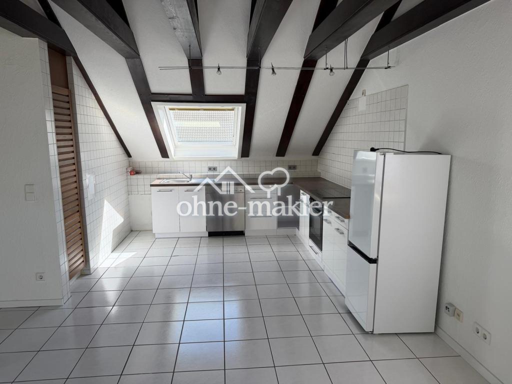 Lichtdurchflutete 3-Zimmer-DG-Wohnung mit offenem Wohnkonzept in ruhiger Lage - Photo 2