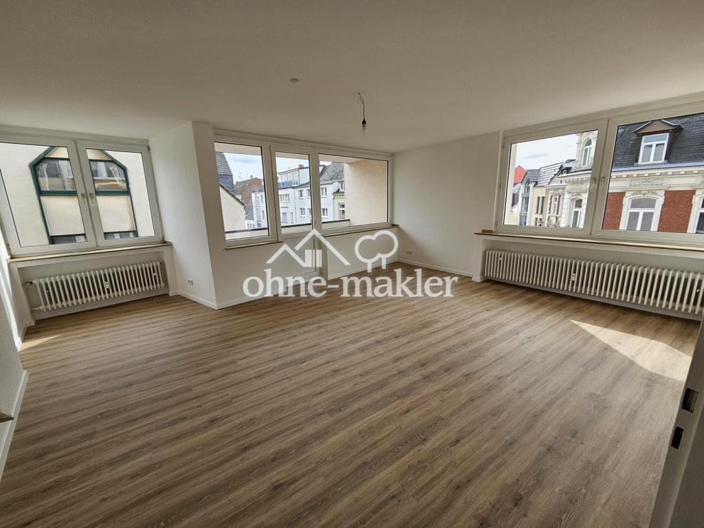 Erstbezug nach Sanierung-3 Zimmer Wohnung mit Balkon - Fußgängerzone - Photo 1