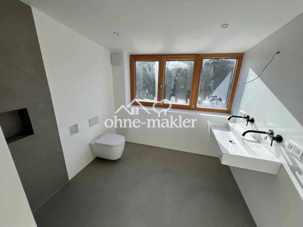 PRIVAT: Traumhaftes, freistehendes Haus mit großem Garten und Zugspitzblick - Photo 2