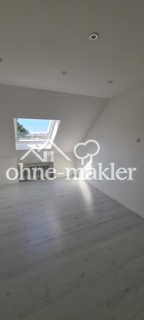 Lichtdurchflutete 2 Zimmer DG Wohnung in Herpersdorf/Worzeldorf - Photo 3
