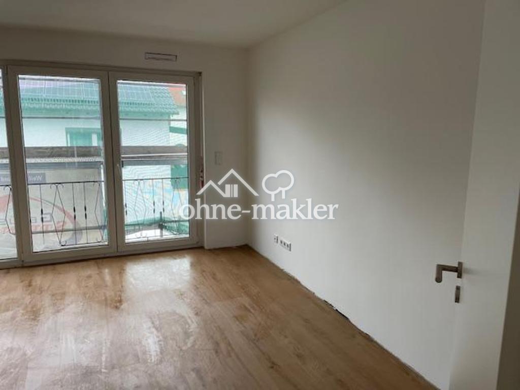 Hochwertig renovierte Wohnung mit 2 Balkonen, Stellplatz & moderner Einbauküche in Rodenbach - Foto 1