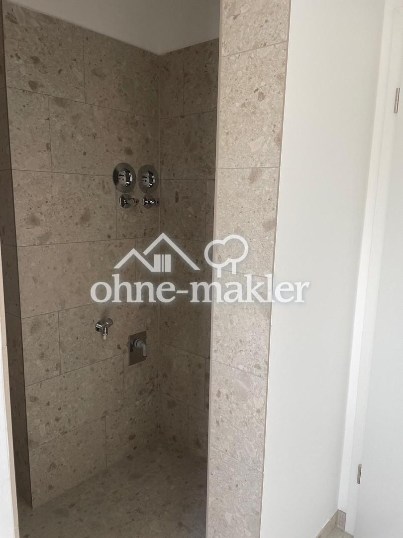 Hochwertig renovierte Wohnung mit 2 Balkonen, Stellplatz & moderner Einbauküche in Rodenbach - Foto 4