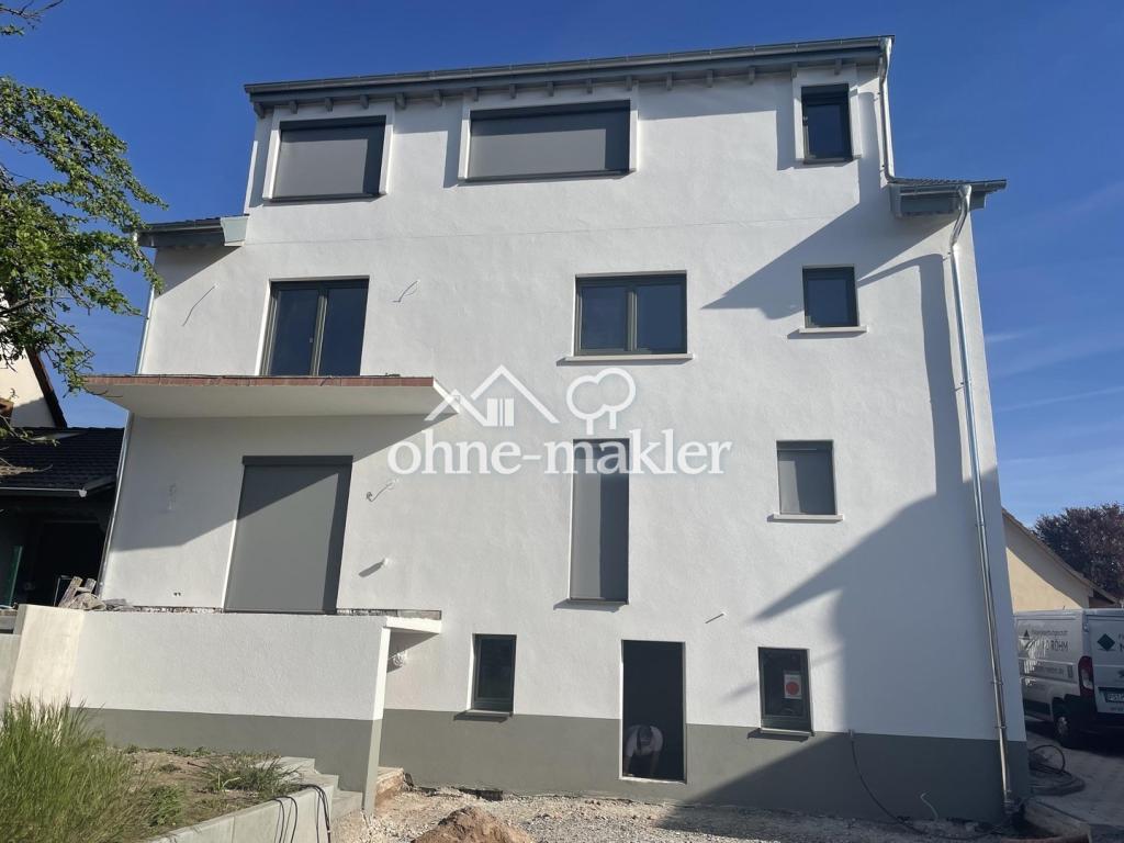 renovierte 3-Zimmer-Dachgeschosswohnung mit Stellplatz & moderner Einbauküche - Foto 3