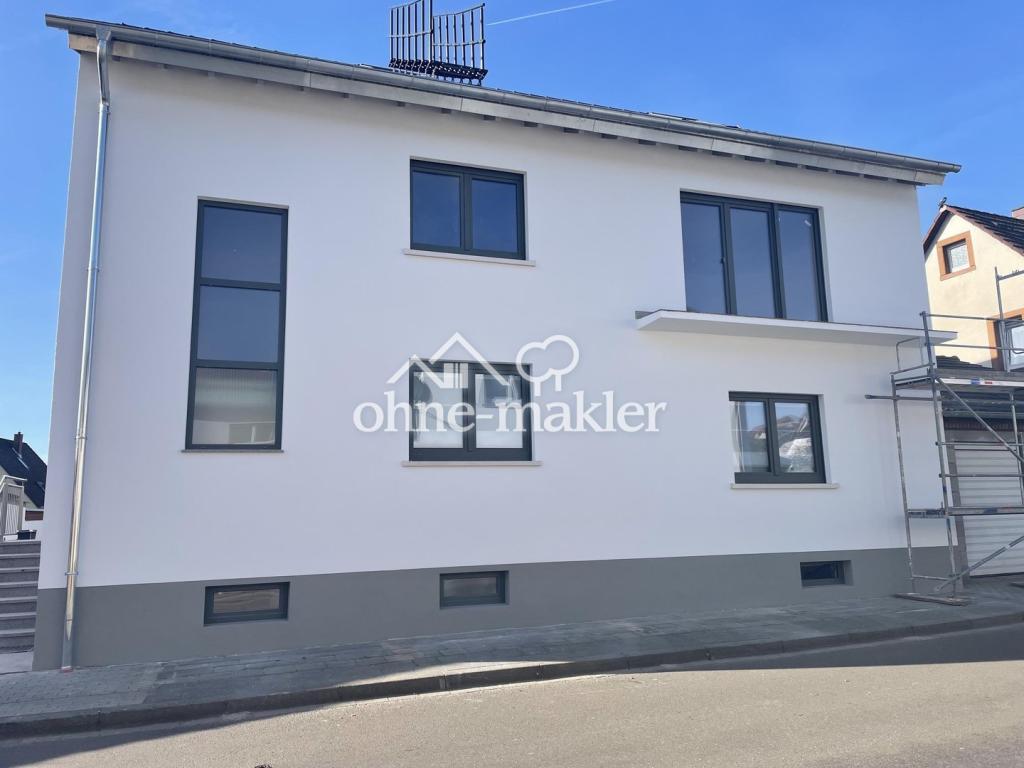 renovierte 3-Zimmer-Dachgeschosswohnung mit Stellplatz & moderner Einbauküche - Photo 3