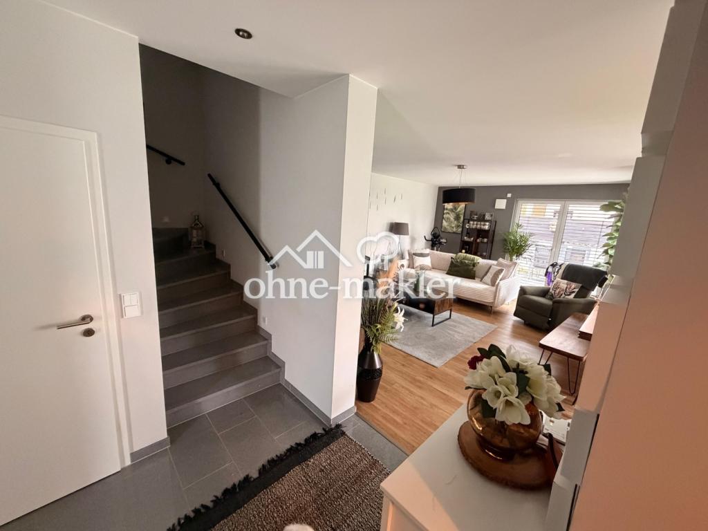 Perfektes Familienhaus: Moderne Doppelhaushälfte mit Garten, 3 Etagen & Top-Ausstattung - Photo 5