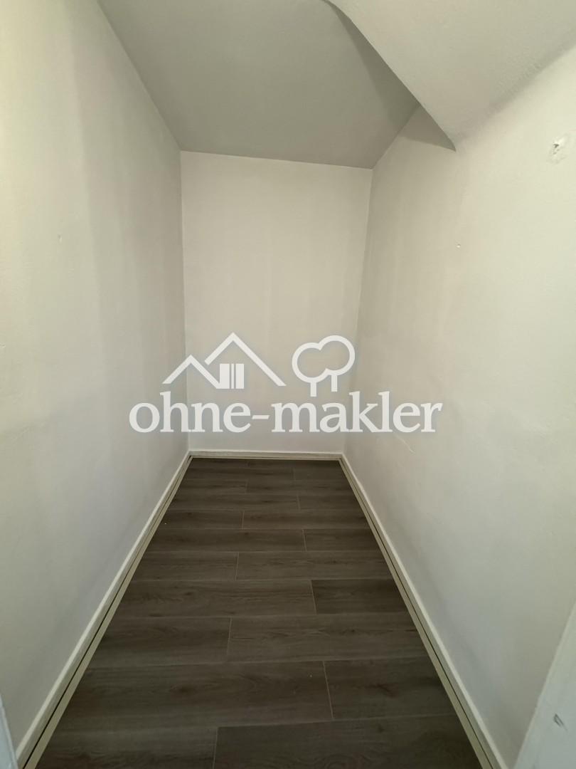 Geräumige 2,5 Zimmer Wohnung direkt im Zentrum mit PKW Stellplatz - Photo 2