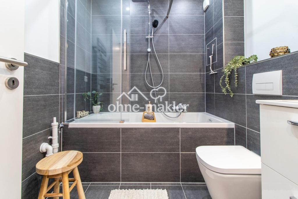 Erstbezug nach Modernisierung: Wohntraum mit Einbauküche und Wellness-Bad in Top-Lage - Photo 5