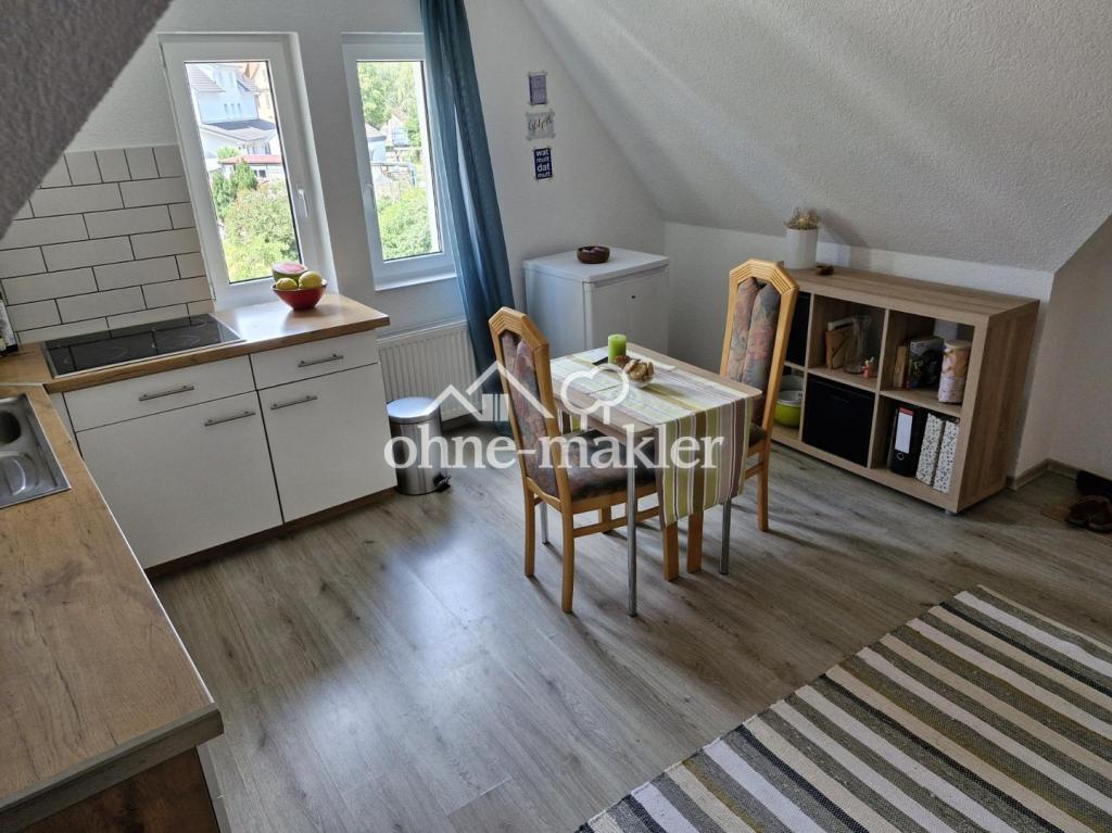 2,5 Zi. DG-Wohnung (auch als WG geeignet) - Photo 2