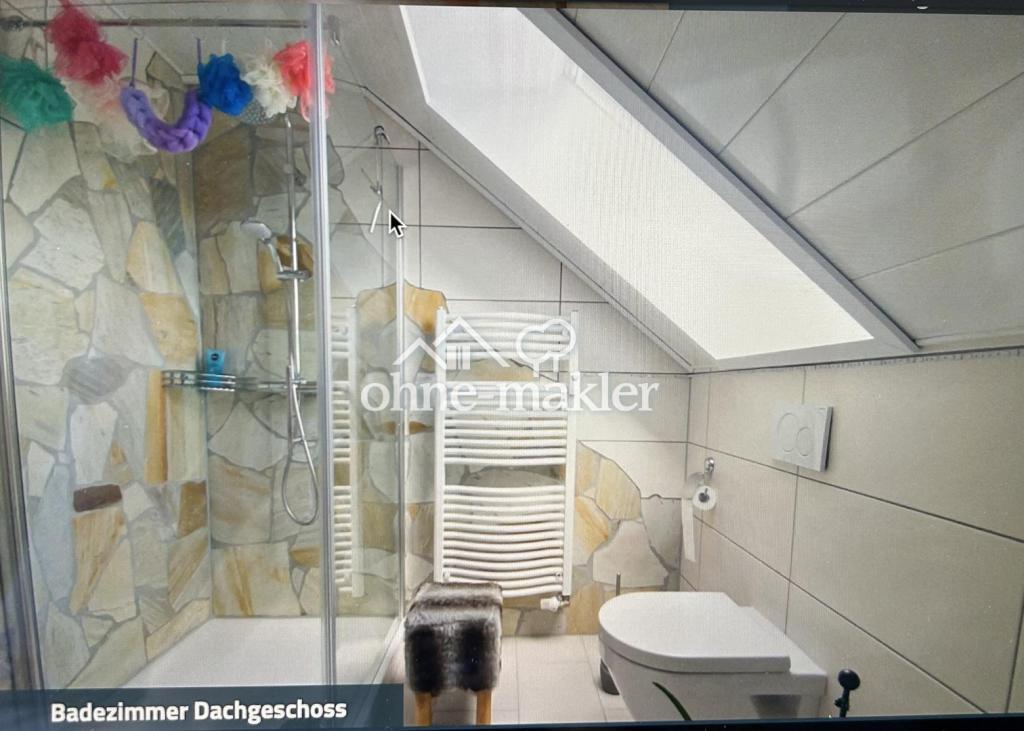 Zwei Wohnungen im Haus mit Gartenparadies. Perfekt für Generationen oder Freunde - Foto 5