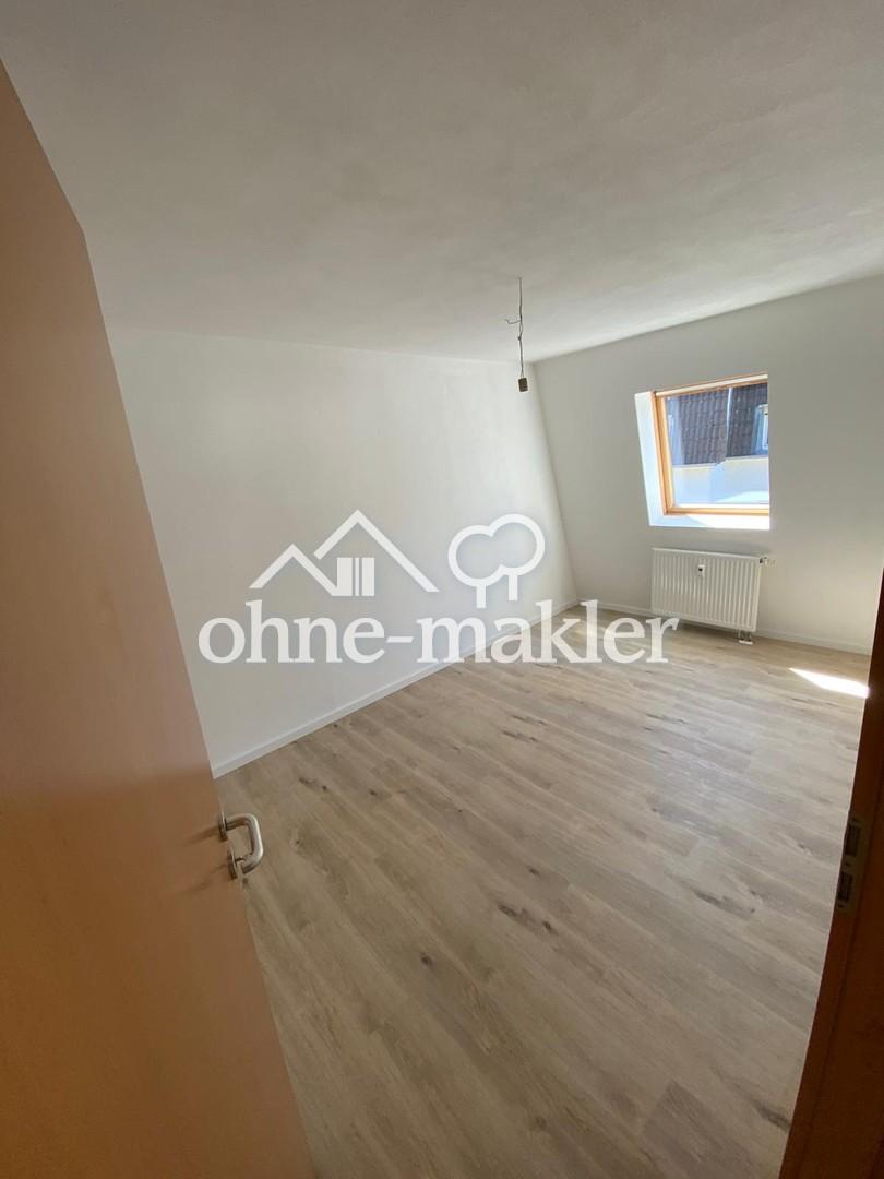 Helle 4-Zimmer Wohnung mit zwei Balkone - Foto 1