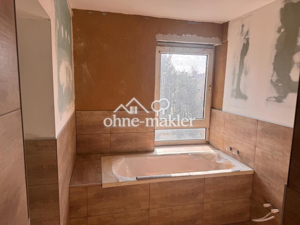 Neu ausgebaute 4-Zimmer Dachgeschosswohnung in Schönebeck (Elbe) - Photo 1