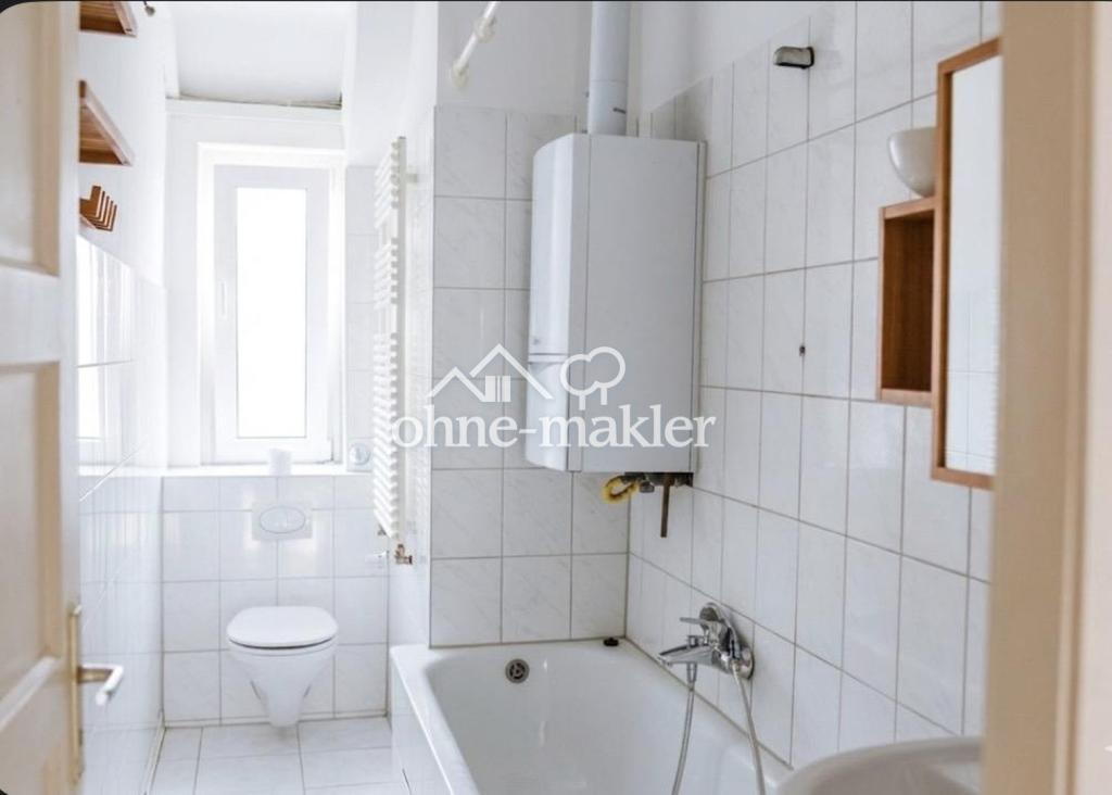 Exklusive 3-Zimmer-DG-Wohnung mit Einbauküche in Wiesbaden - Photo 3