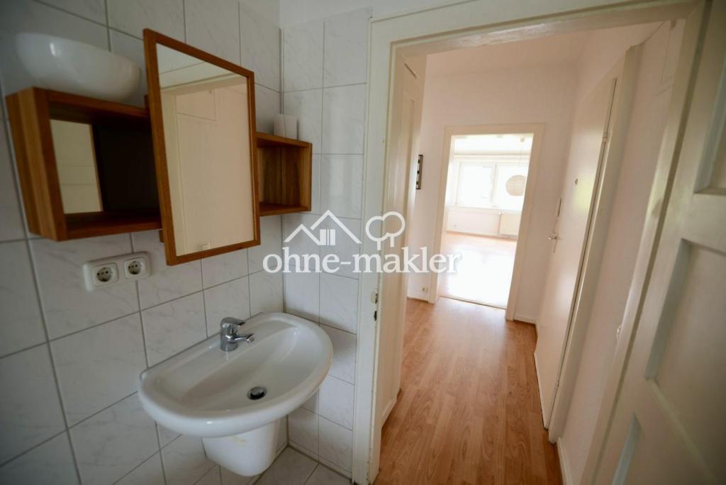 Exklusive 3-Zimmer-DG-Wohnung mit Einbauküche in Wiesbaden - Photo 4