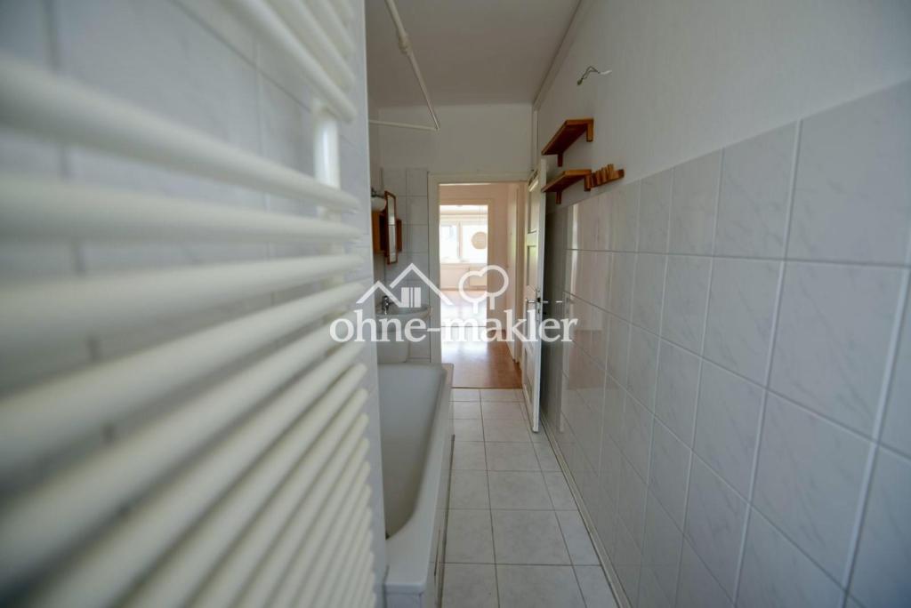 Exklusive 3-Zimmer-DG-Wohnung mit Einbauküche in Wiesbaden - Photo 3