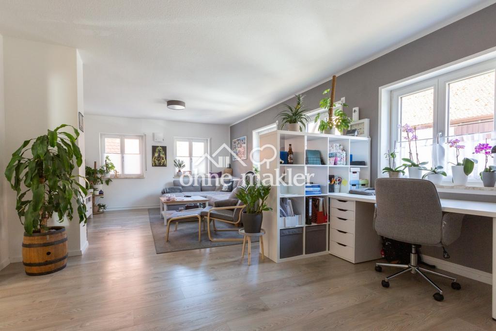 NEU: 3,5 Zi-Erdgeschosswohnung in Burgbernheim - Photo 1