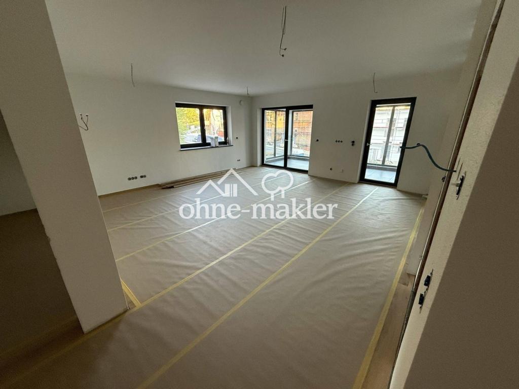 Stilvoll wohnen in Deggendorf: 3-Zimmer-Erstbezug mit Süd-Loggia, EBK & Aufzug - Photo 1
