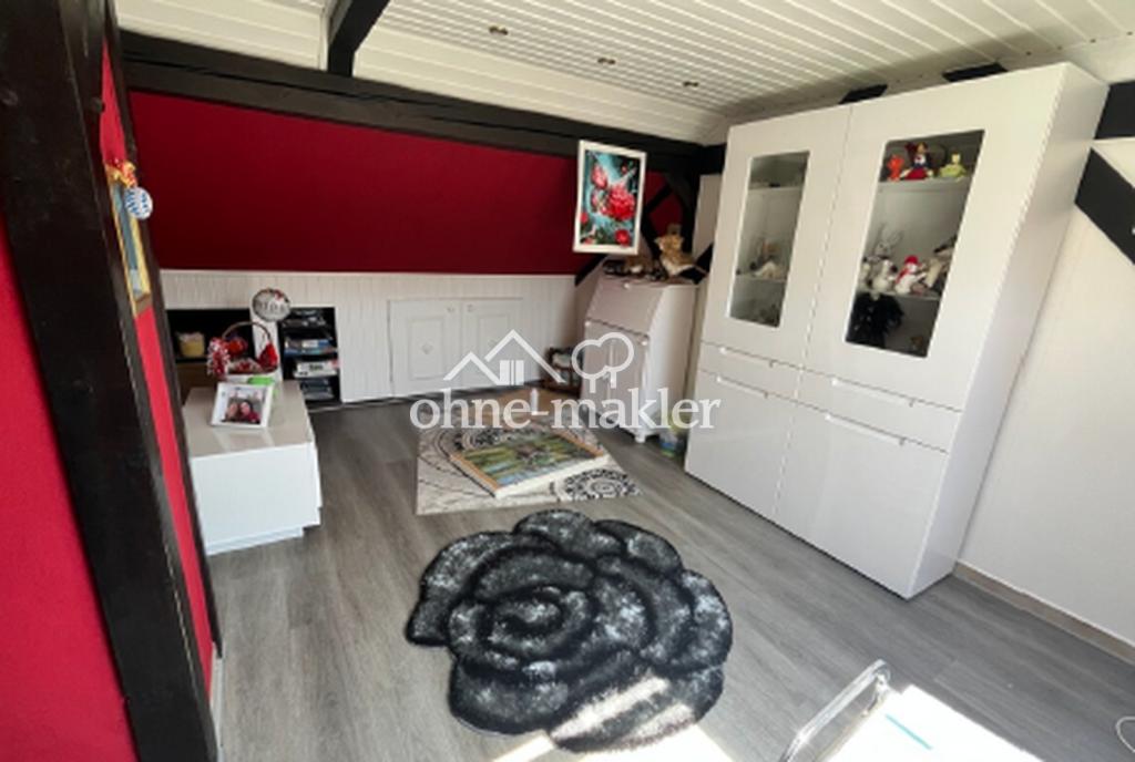 Gepflegtes Mehrgenerationenhaus mit Garten und Garage - Photo 1