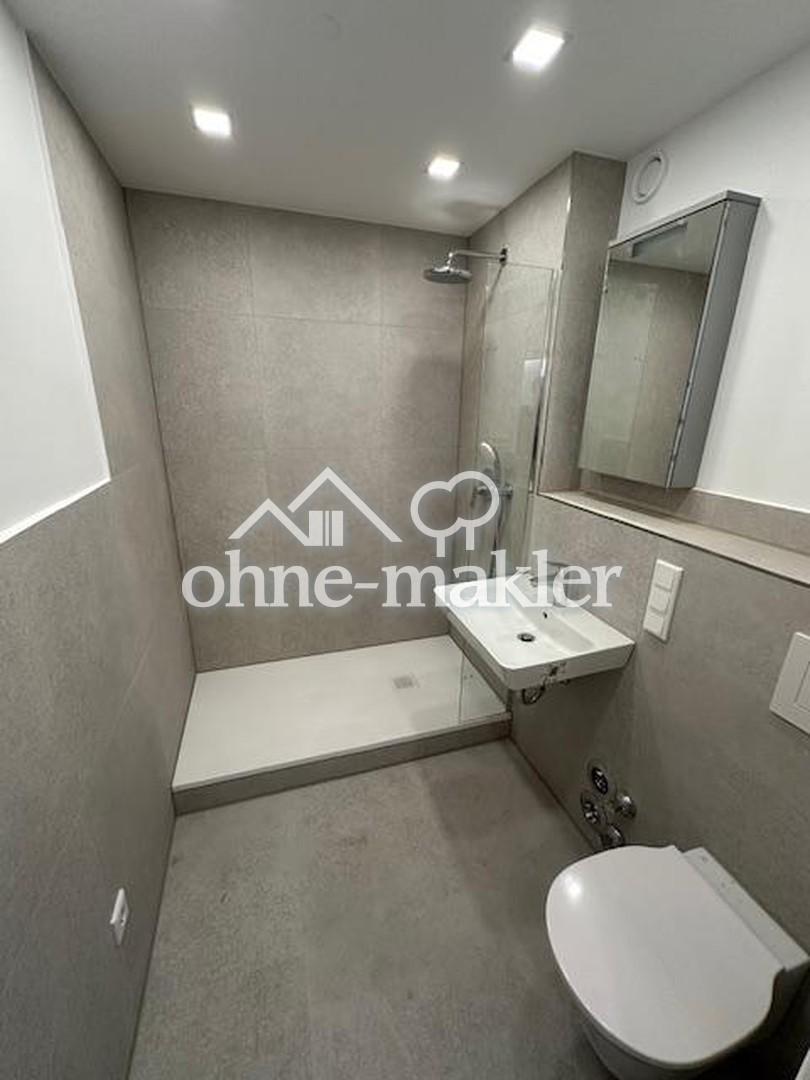 Wunderschön renovierte 4 Zimmer Wohnung mit Balkon, Loggia, EBK, TG Stellplatz in Erlangen! - Foto 5