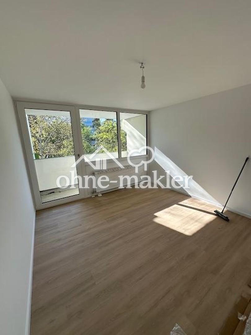 Wunderschön renovierte 4 Zimmer Wohnung mit Balkon, Loggia, EBK, TG Stellplatz in Erlangen! - Foto 1