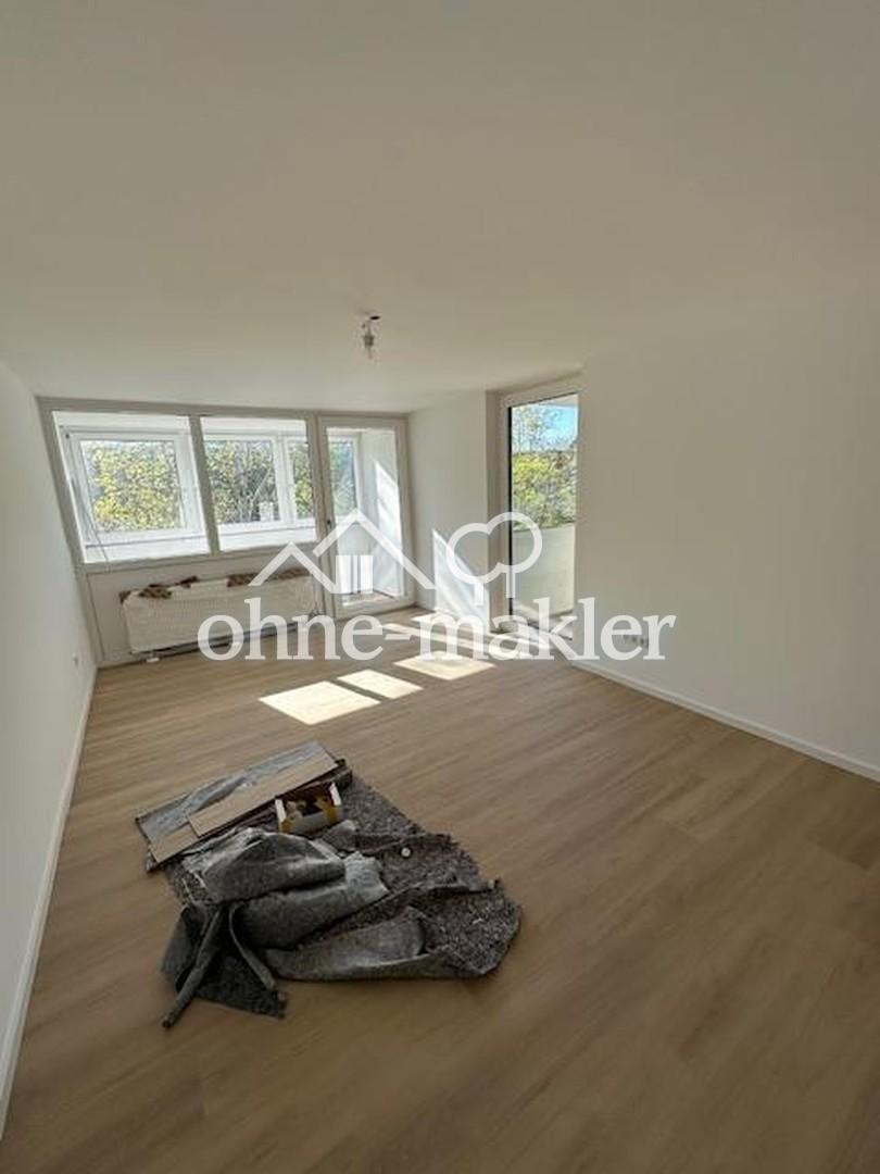 Wunderschön renovierte 4 Zimmer Wohnung mit Balkon, Loggia, EBK, TG Stellplatz in Erlangen! - Foto 2