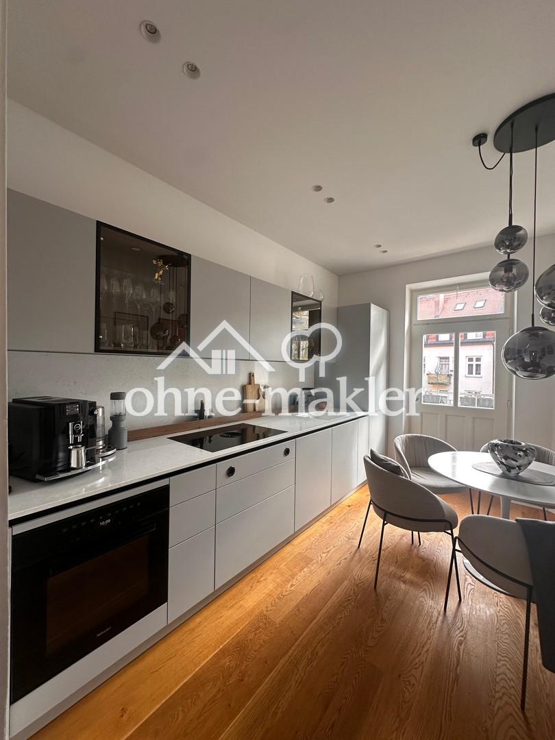 Hochwertig sanierte Altbauwohnung mit Designer-Einbauküche, Schreinereinbauten, Balkon & Stellplatz - Photo 4