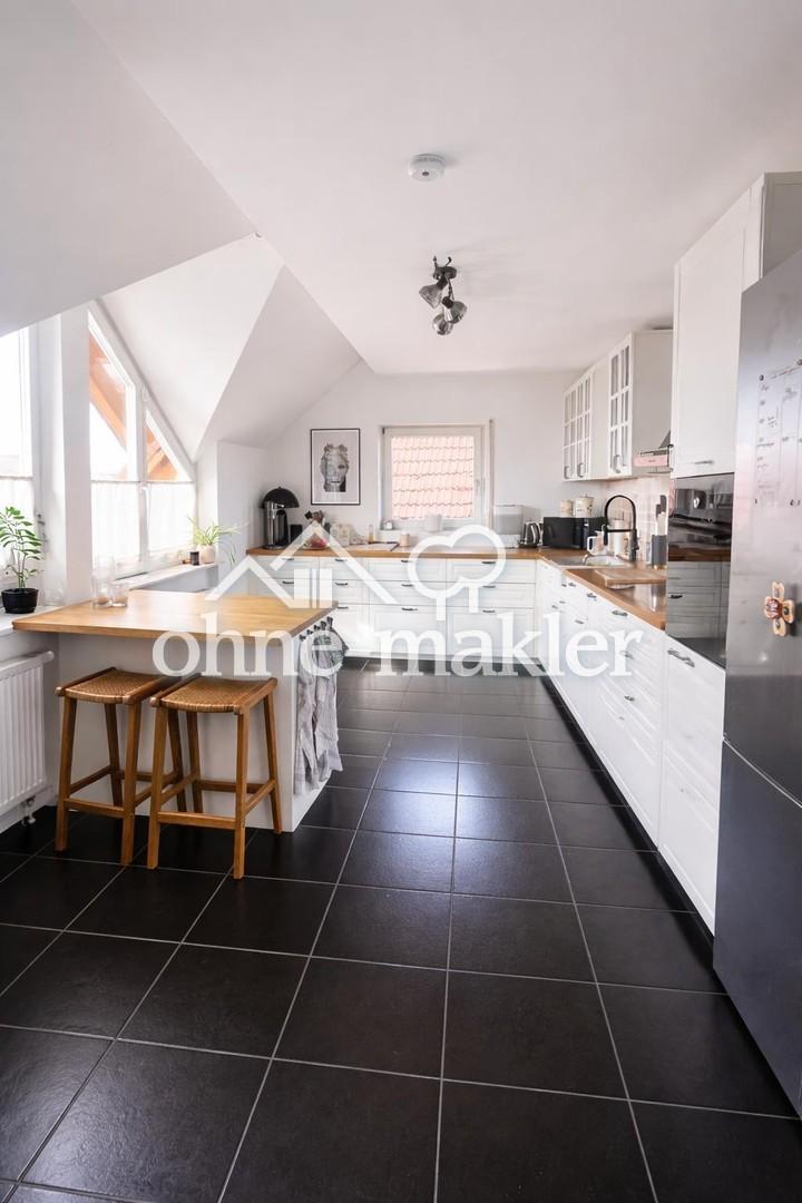Helle, frisch sanierte 139 qm DG-Wohnung mit Kamin, 2 Balkonen & Stellplätzen - Foto 3