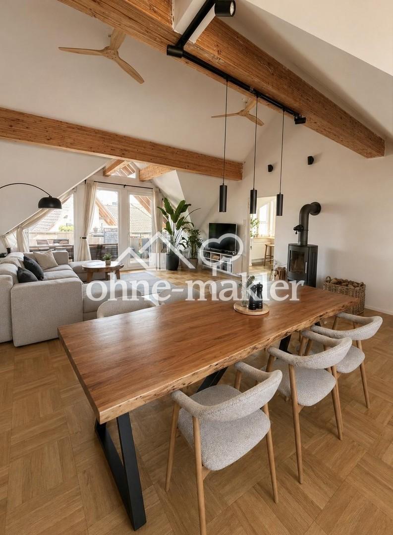 Helle, frisch sanierte 139 qm DG-Wohnung mit Kamin, 2 Balkonen & Stellplätzen - Foto 1