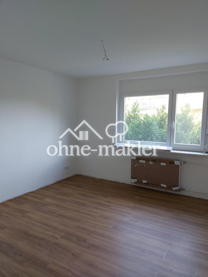 Frisch sanierte 3-Zimmer-Wohnung mit Balkon, neuer Einbauküche & Keller - Foto 1