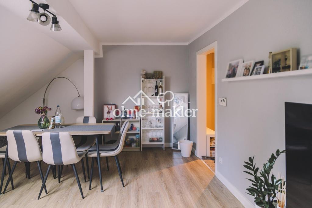 Charmante 2-Zimmer-Dachgeschosswohnung in stilvoller Altbauvilla – zentrale Lage mit Kinzigblick - Foto 3
