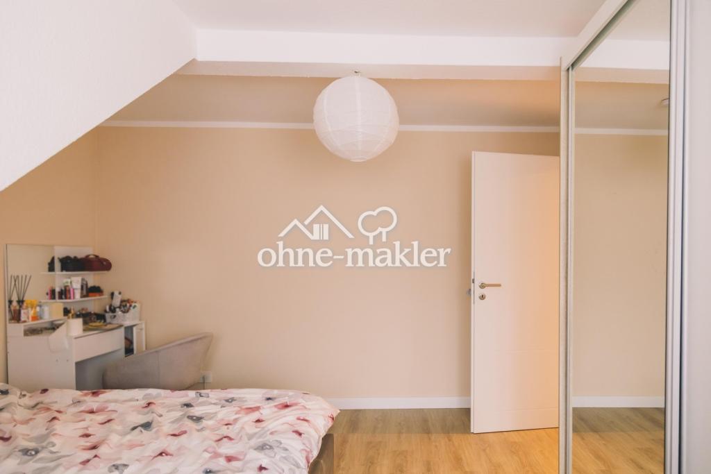 Charmante 2-Zimmer-Dachgeschosswohnung in stilvoller Altbauvilla – zentrale Lage mit Kinzigblick - Foto 5