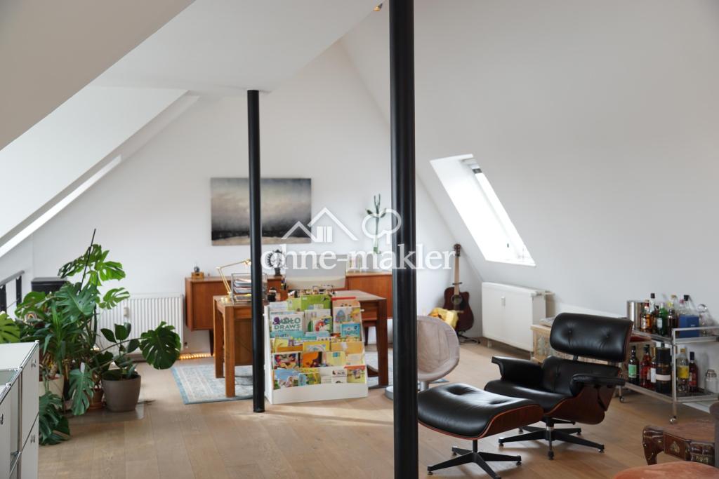 Exklusive Altbau-Dachgeschoss-Maisonette mit Dachterrasse - Photo 1